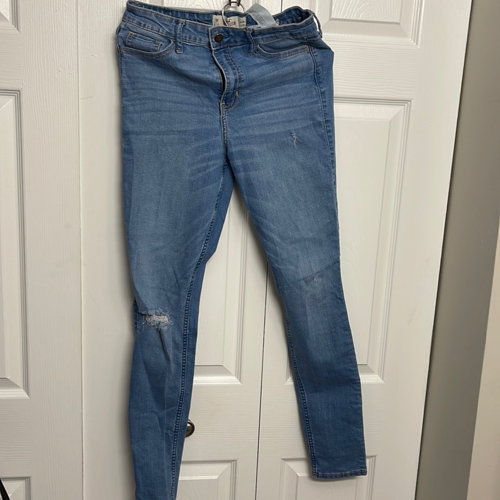 Hollister jeans (medium wash)